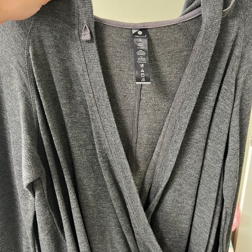 Yogalicious pullover with hood